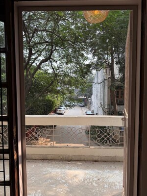 Balcony in 3.5 BHK Builder Floor at Dlf Phase ii – for Rent