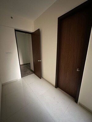 Room in 4 BHK Apartment at Lodha Sterling, Kolshet Road – for Sale