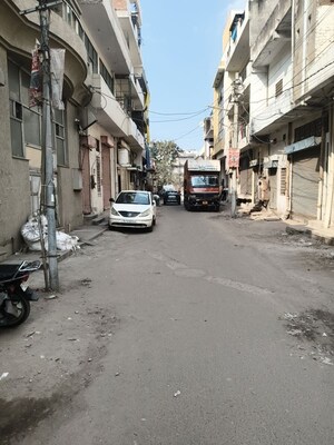 Parking in  Warehouse at Bais Godam – for Sale