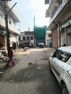 Parking in  Warehouse at Bais Godam – for Sale