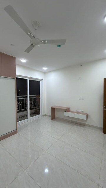 Room in 3 BHK Apartment at Prestige Beverly Hills, Kokapet – for Rent