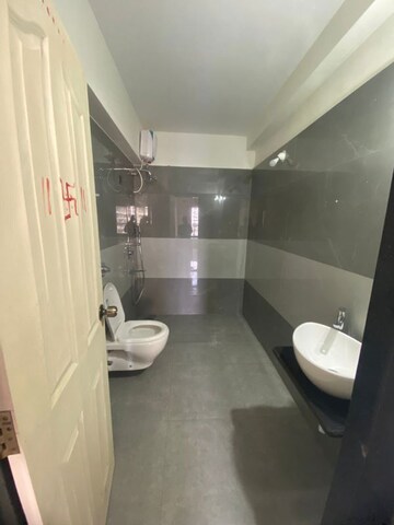 2 BHK Apartment For Rent in High Rise Building, Goregaon West