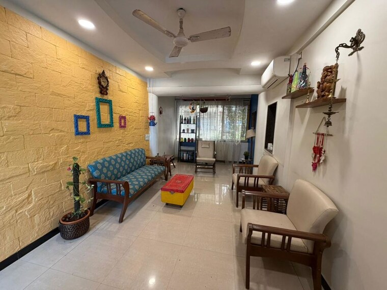 Living Room, parle-vaibhav-apartment 1 Bedroom 550 Sq.Ft. Apartment In Vile Parle East Mumbai 9830380