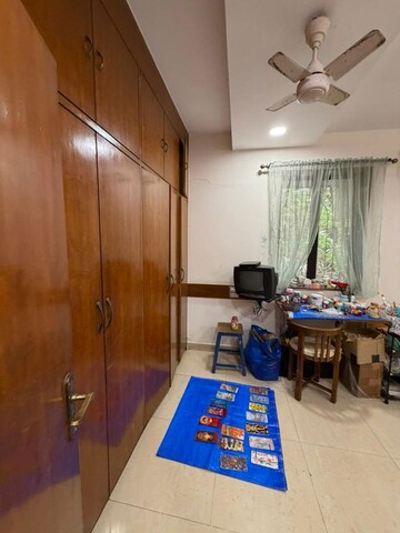 Bedroom in 1 BHK Apartment at Parle Vaibhav Apartment, Vile Parle East – for Rent