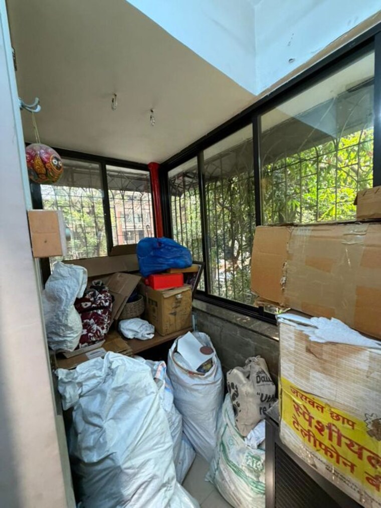  Parking, parle-vaibhav-apartment 1 Bedroom 550 Sq.Ft. Apartment In Vile Parle East Mumbai 9830380