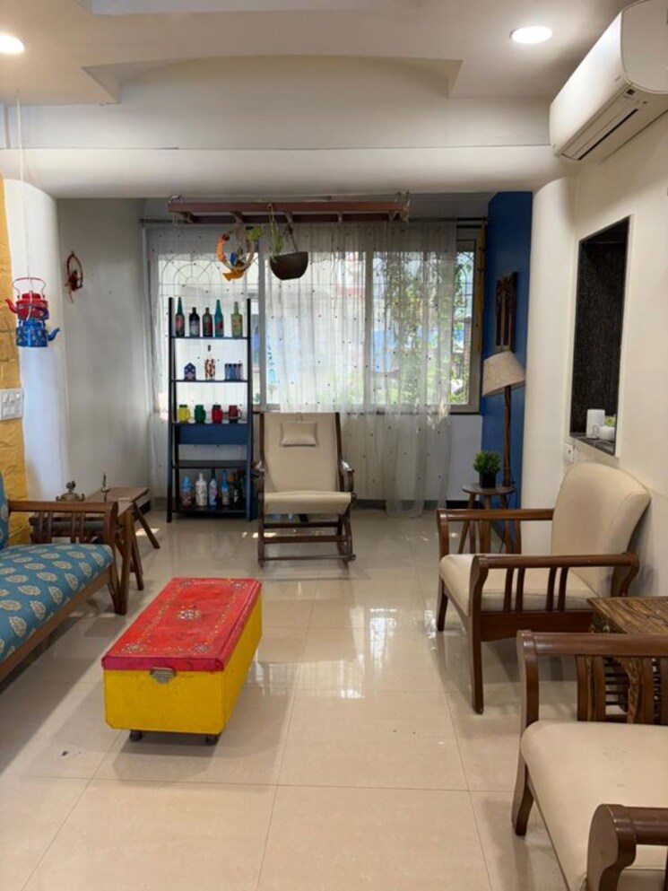 Living Room, parle-vaibhav-apartment 1 Bedroom 550 Sq.Ft. Apartment In Vile Parle East Mumbai 9830380