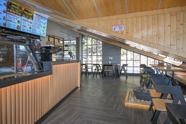 Gym, kumarhatti Commercial Showroom 20000 Sq.Ft. In Kumarhatti Solan 9829943