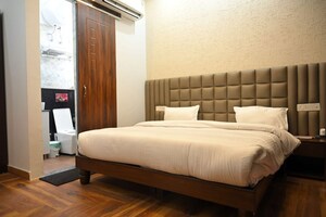 Bedroom in  Showroom at Kumarhatti – for Rent