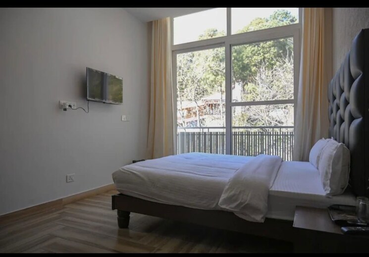 Bedroom, kumarhatti Commercial Showroom 20000 Sq.Ft. In Kumarhatti Solan 9829943