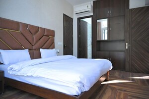 Bedroom in  Showroom at Kumarhatti – for Rent