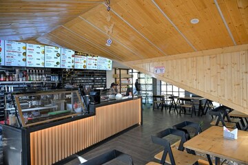 Gym in  Showroom at Kumarhatti – for Rent