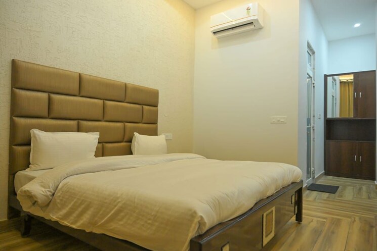 Bedroom, kumarhatti Commercial Showroom 20000 Sq.Ft. In Kumarhatti Solan 9829943