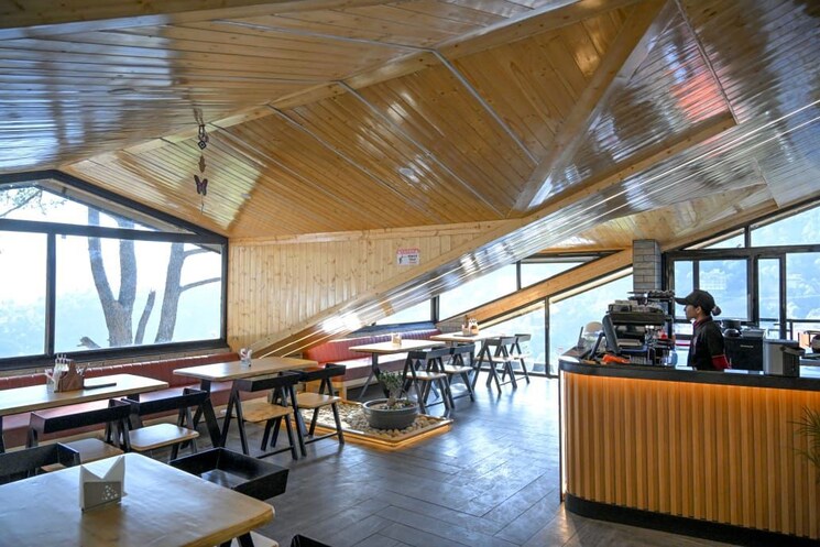 Gym, kumarhatti Commercial Showroom 20000 Sq.Ft. In Kumarhatti Solan 9829943