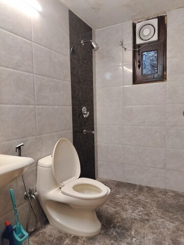 Bathroom in 1 BHK Apartment at Vasant Kunj – for Rent