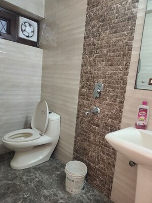 Bathroom in 1 BHK Apartment at Vasant Kunj – for Rent