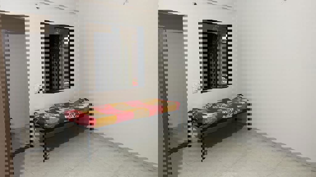 2 BHK 715 Sq.Ft. Apartment in Pathare Complex