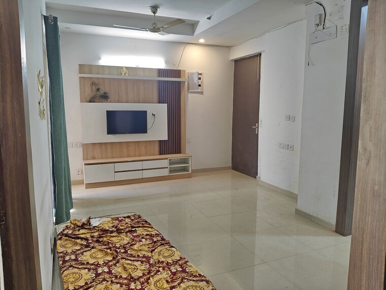 Bedroom, prateek-grand-city 2 Bedroom 970 Sq.Ft. Apartment In Siddharth Vihar Ghaziabad 9830462
