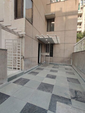 Kitchen in 3.5 BHK Villa at Unitech Nirvana Country Cedar Crest, Sector 50 – for Rent