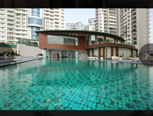 Swimming Pool in 6 BHK Penthouse at Omaxe Heights, Sector 86 – for Rent