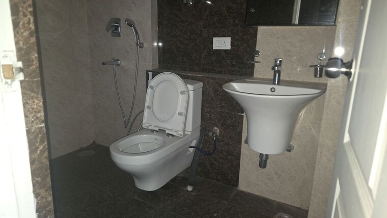 Bathroom, shree-vardhman-victoria 3 Bedroom 1950 Sq.Ft. Apartment In Sector 70 Gurgaon 9830724