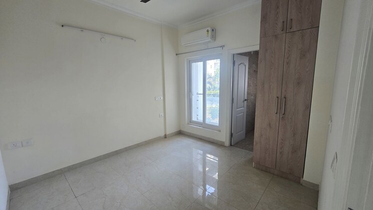 Room, shree-vardhman-victoria 3 Bedroom 1950 Sq.Ft. Apartment In Sector 70 Gurgaon 9830724