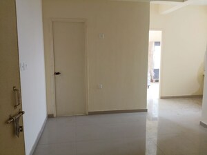 Room in 3 BHK Apartment at Pyramid Altia, Sector 70 – for Rent