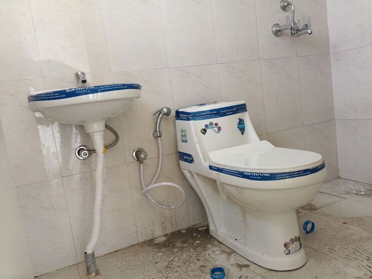 Bathroom, pyramid-altia 3 Bedroom 645 Sq.Ft. Apartment In Sector 70 Gurgaon 9827609