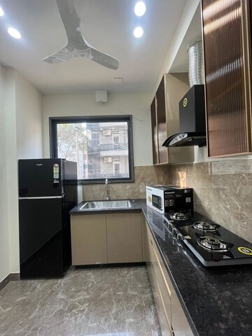 Kitchen in 2 BHK Builder Floor at Ardee Mall, Sector 52 – for Rent