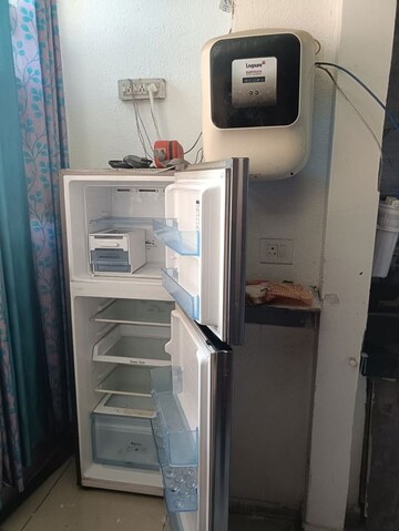 Furnished Amenities in 1 BHK Builder Floor at Chirag Dilli – for Rent