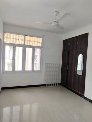Room in 3 BHK Apartment at Sector 19 Dwarka – for Rent