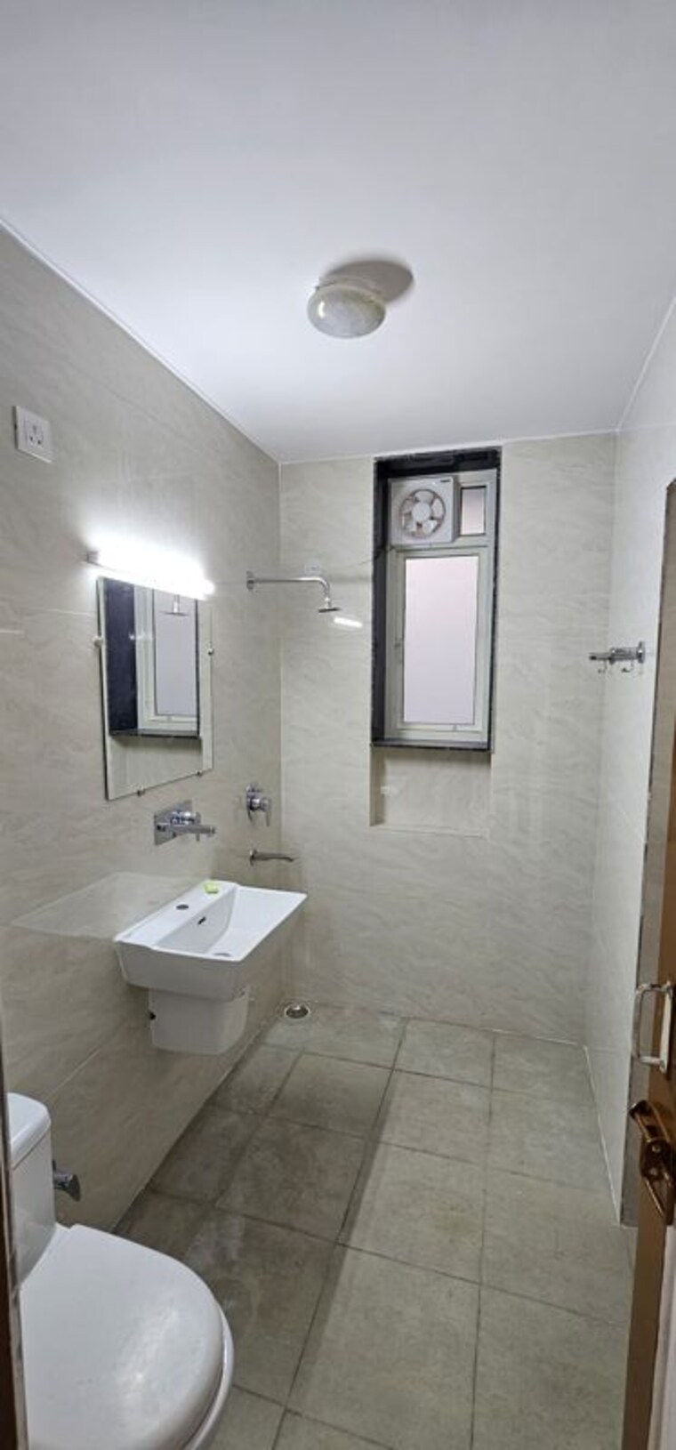Bathroom, sector 19 dwarka 3 Bedroom 1400 Sq.Ft. Apartment In Sector 19 Dwarka Delhi 9830840