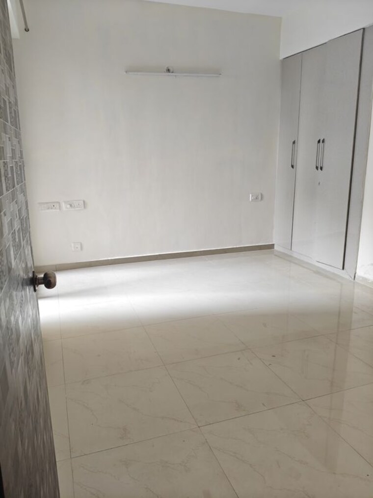 Bathroom, prateek-grand-city 3 Bedroom 1090 Sq.Ft. Apartment In Siddharth Vihar Ghaziabad 9830929