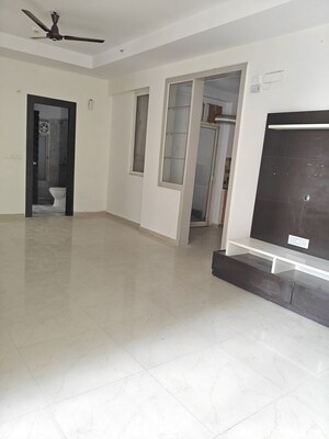 Room in 3 BHK Apartment at Prateek Grand City, Siddharth Vihar – for Rent