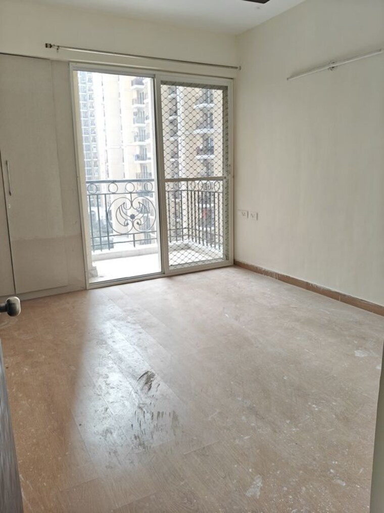 Room, prateek-grand-city 3 Bedroom 1090 Sq.Ft. Apartment In Siddharth Vihar Ghaziabad 9830929