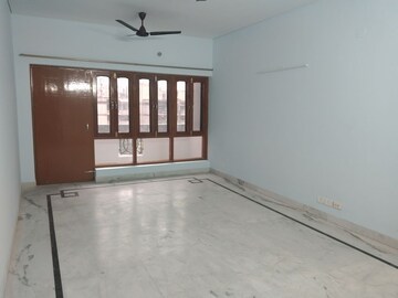 Room in 3 BHK Apartment at Sector 21c – for Rent