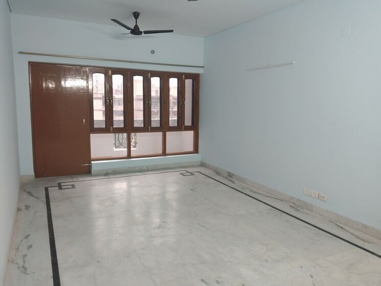 Room, sector 21c 3 Bedroom 1680 Sq.Ft. Apartment In Sector 21c Faridabad 9287268