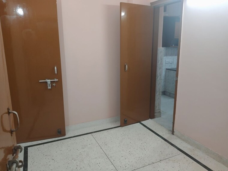 Room, sector 21c 3 Bedroom 1680 Sq.Ft. Apartment In Sector 21c Faridabad 9287268