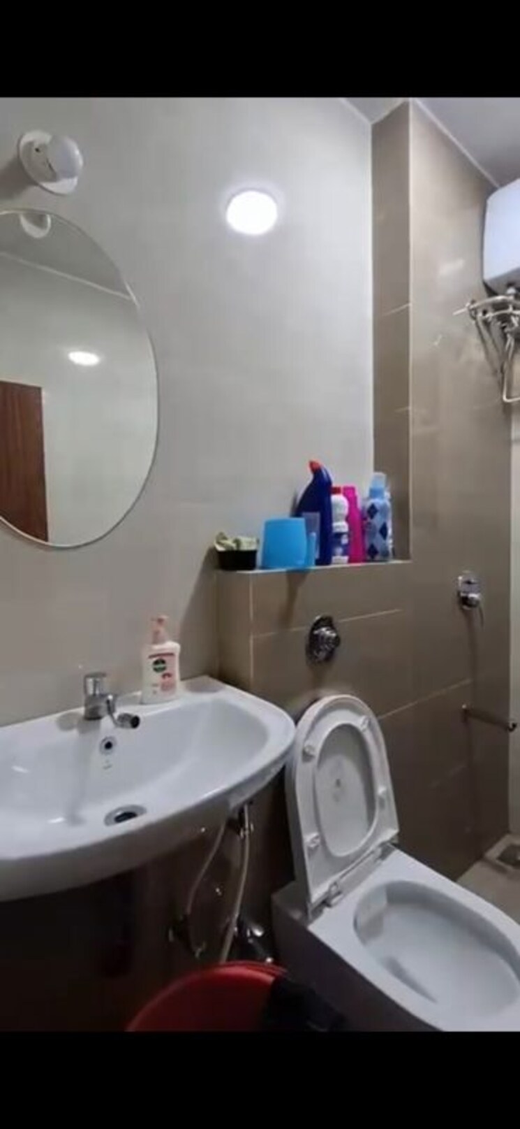 Bathroom, dadar west 2 Bedroom 750 Sq.Ft. Apartment In Dadar West Mumbai 9831068