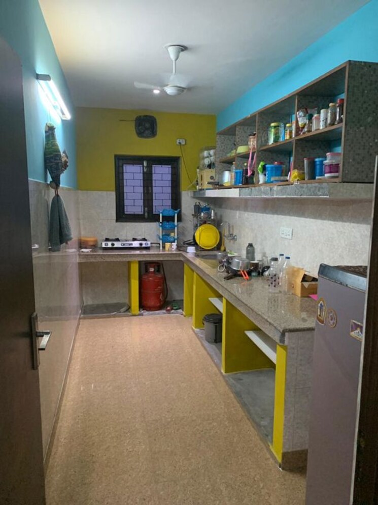 Kitchen, east of kailash 2 Bedroom 1000 Sq.Ft. Builder Floor In East Of Kailash Delhi 9831070