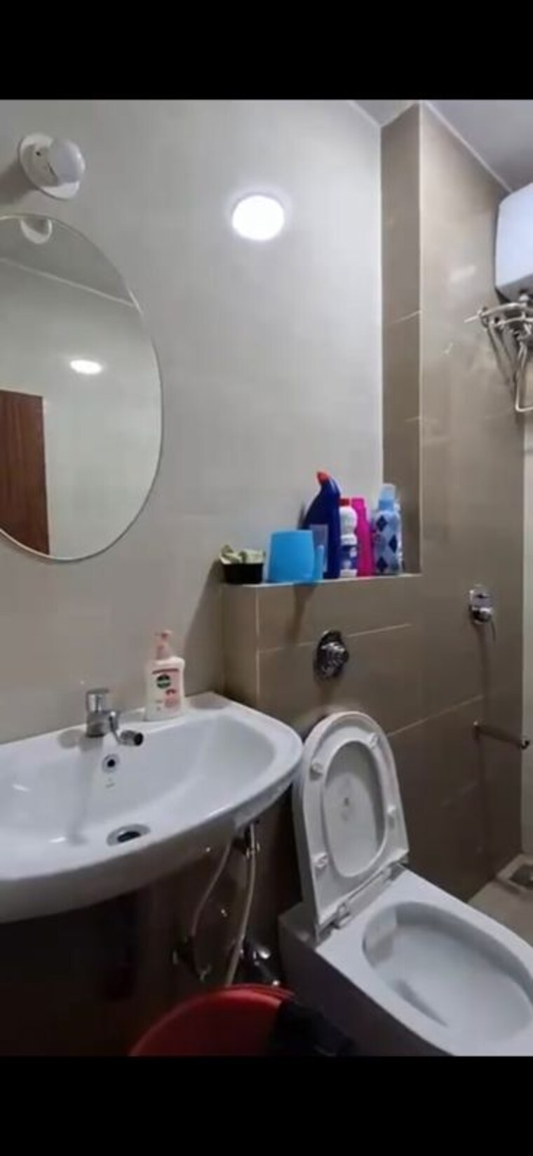 Bathroom, dadar west 2 Bedroom 750 Sq.Ft. Apartment In Dadar West Mumbai 9831164