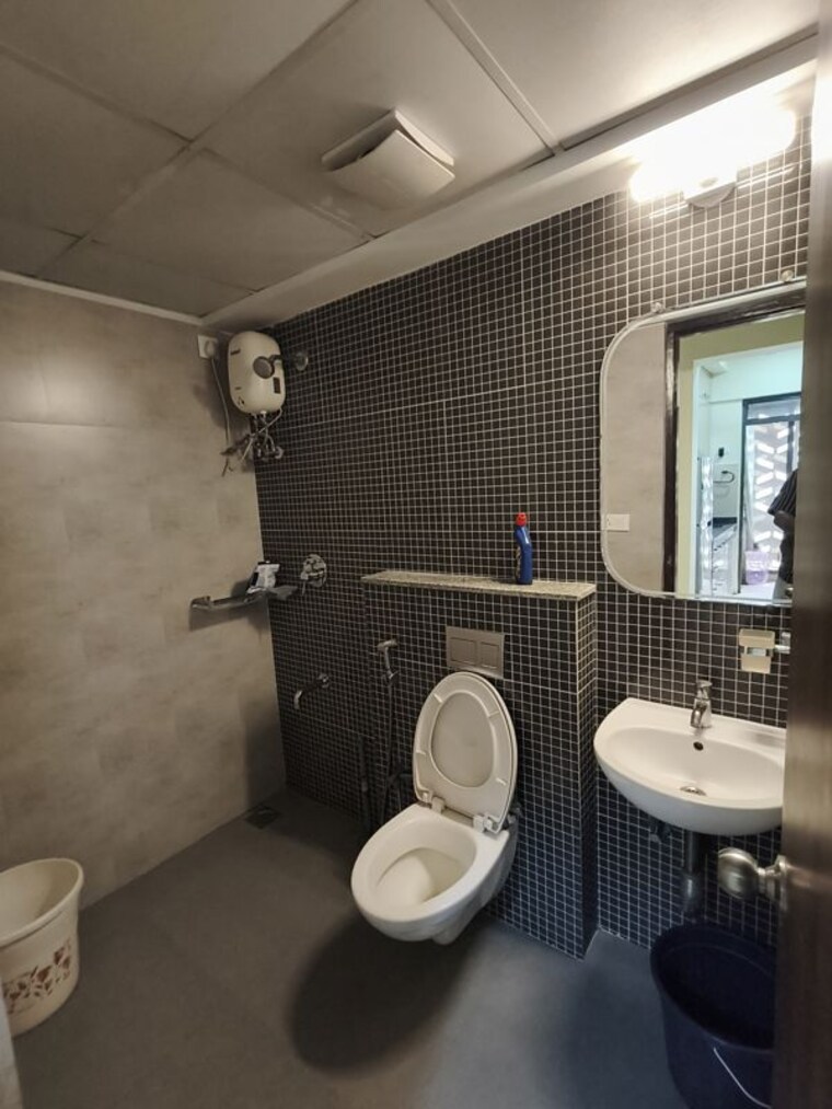 Bathroom, lodha-palava-aurelia 2 Bedroom 580 Sq.Ft. Apartment In Dombivli East Thane 9831063