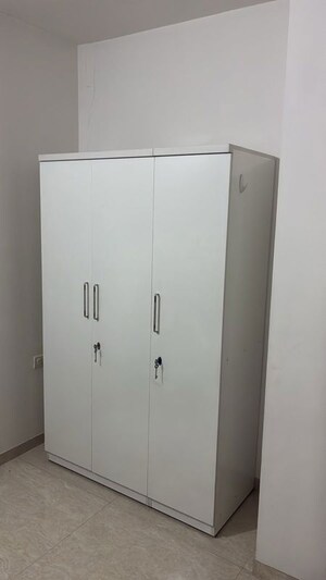 Furnished Amenities in 1 BHK Apartment at Hiranandani Estate Solitaire C, Ghodbunder Road – for Rent