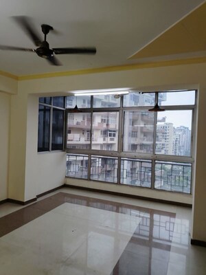 Living Room in 6+ BHK Apartment at Sector 44 – for Rent
