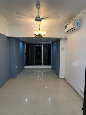 Room in 2 BHK Apartment at Fortune Heritage, Bandra West – for Rent