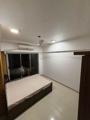 Room in 2 BHK Apartment at Fortune Heritage, Bandra West – for Rent