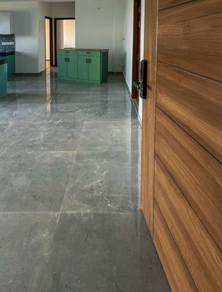 Room, tulip-yellow 3 Bedroom 1704 Sq.Ft. Apartment In Sector 69 Gurgaon 9831465