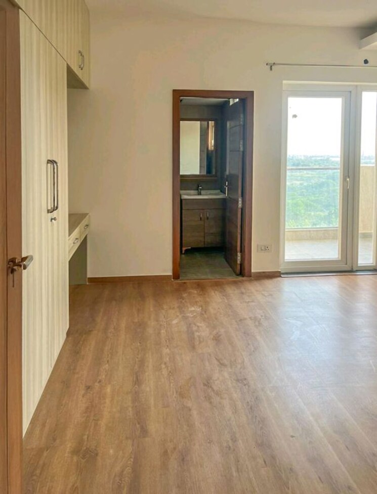 Room, tulip-yellow 3 Bedroom 1704 Sq.Ft. Apartment In Sector 69 Gurgaon 9831465