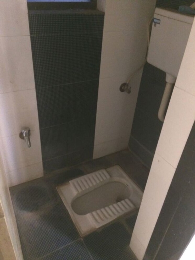 Bathroom, shreeji-avenue 3 Bedroom 900 Sq.Ft. Builder Floor In Mira Road Thane 9831474