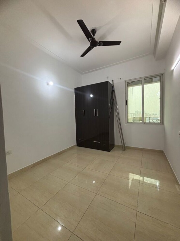Room, amrapali-zodiac 3.5 Bedroom 1475 Sq.Ft. Apartment In Sector 120 Noida 9647190