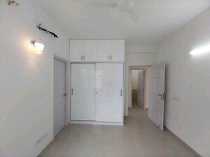 Room in 3 BHK Apartment at Emaar MGF Emerald Hills, Sector 65 – for Rent